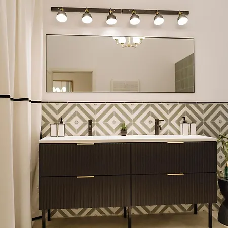 Heart Center Apartment